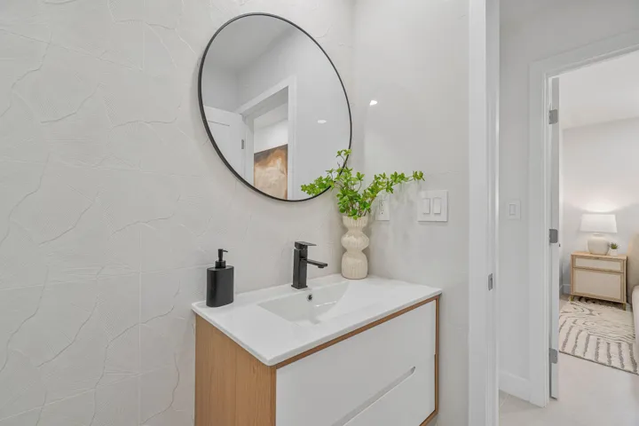 034-2708Northeast1stAvenue-WiltonManors-