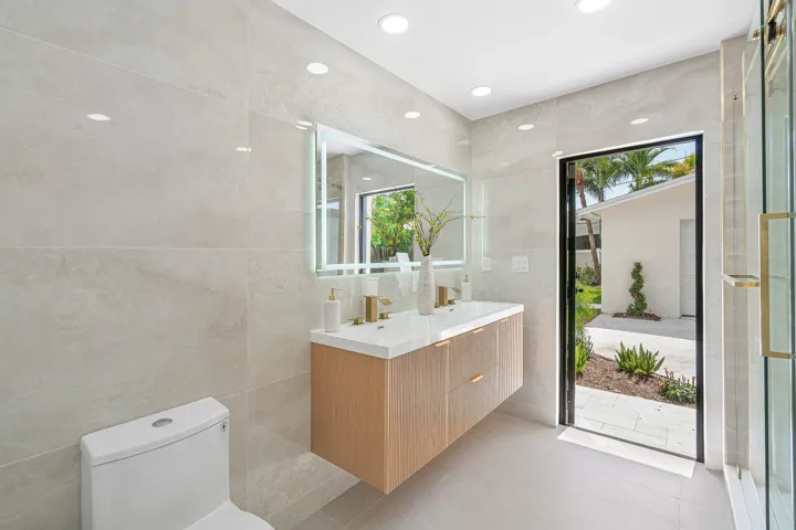 027-2708Northeast1stAvenue-WiltonManors-