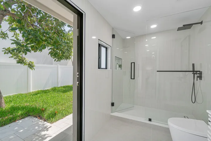 044-2708Northeast1stAvenue-WiltonManors-