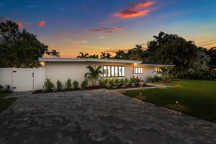 074-2708Northeast1stAvenue-WiltonManors-