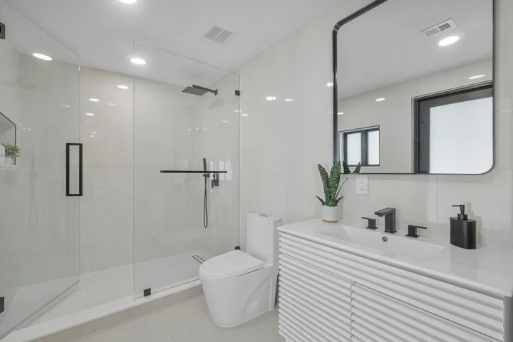 042-2708Northeast1stAvenue-WiltonManors-