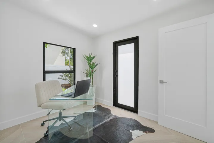 049-2708Northeast1stAvenue-WiltonManors-