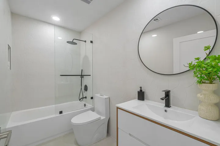 032-2708Northeast1stAvenue-WiltonManors-