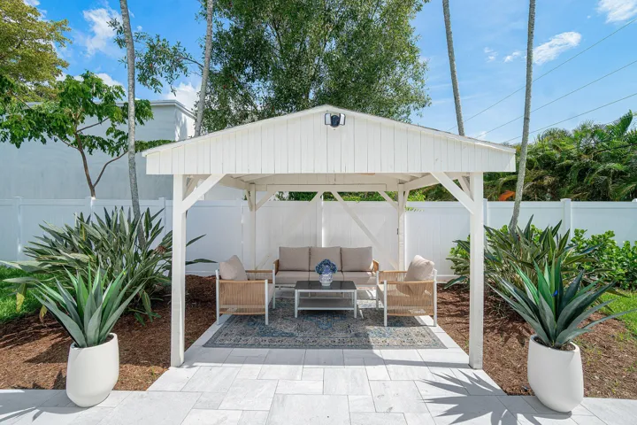 057-2708Northeast1stAvenue-WiltonManors-
