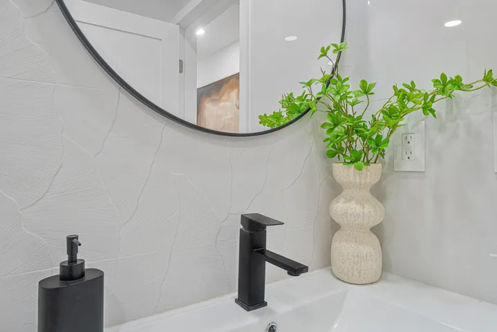 035-2708Northeast1stAvenue-WiltonManors-
