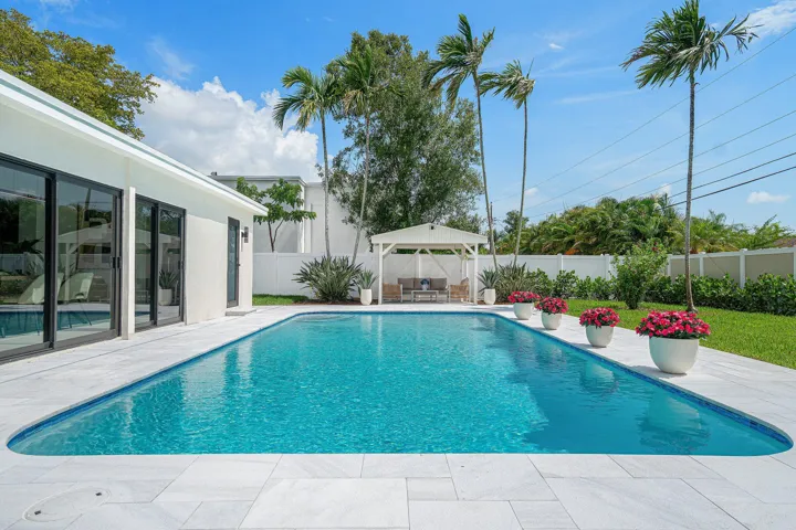 054-2708Northeast1stAvenue-WiltonManors-