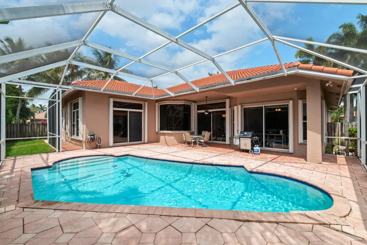 29-web-or-mls-77-nw-108th-way