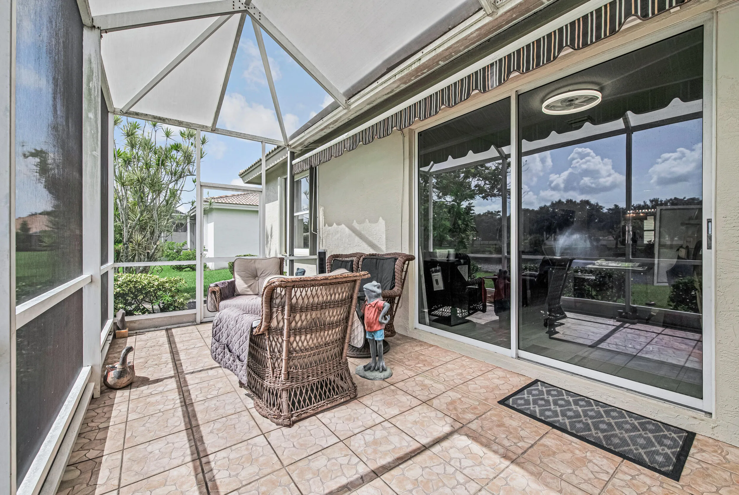 Retractable Awning!