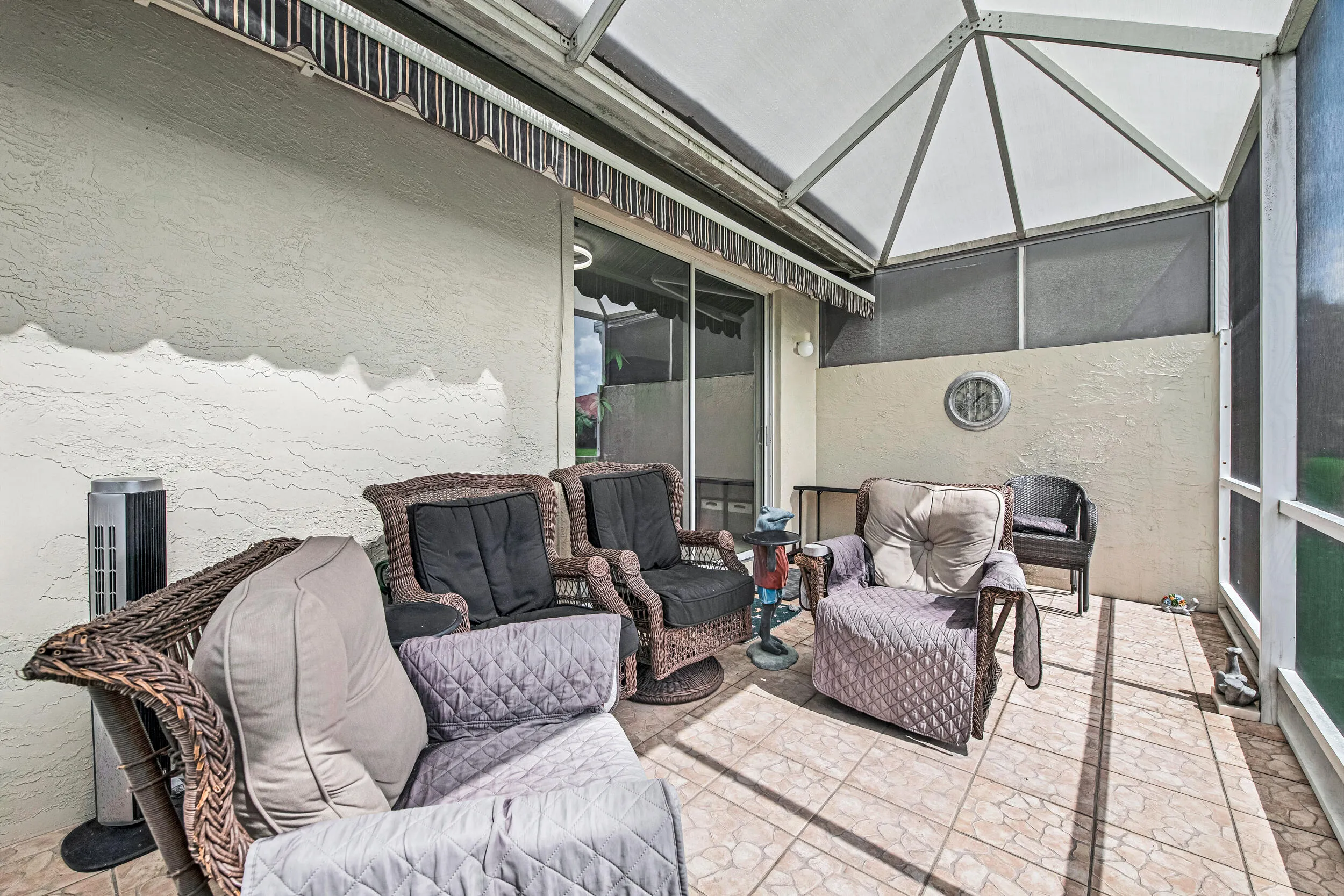 Retractable Awning!