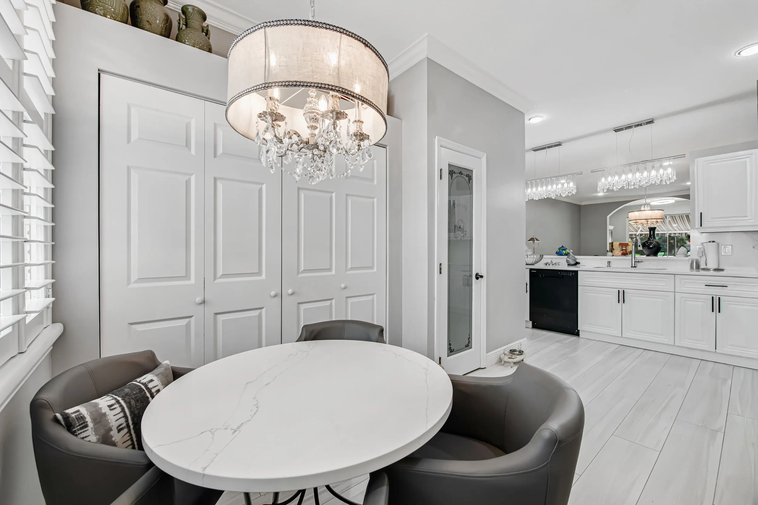 Eat-in Kitchen