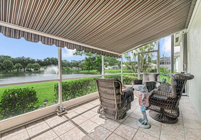 Lake View - Retractable Awning!