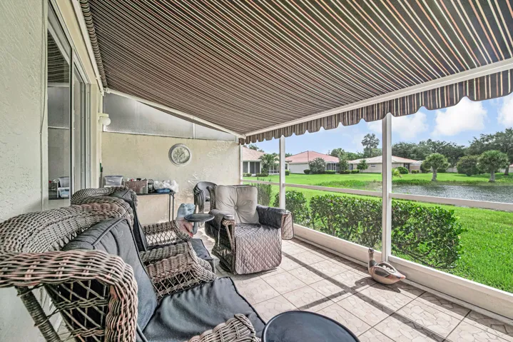 Lake View - Retractable Awning!