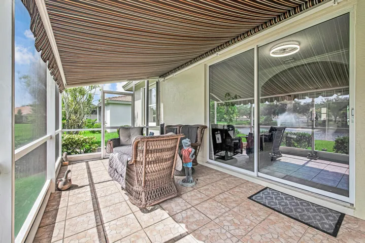 Retractable Awning!