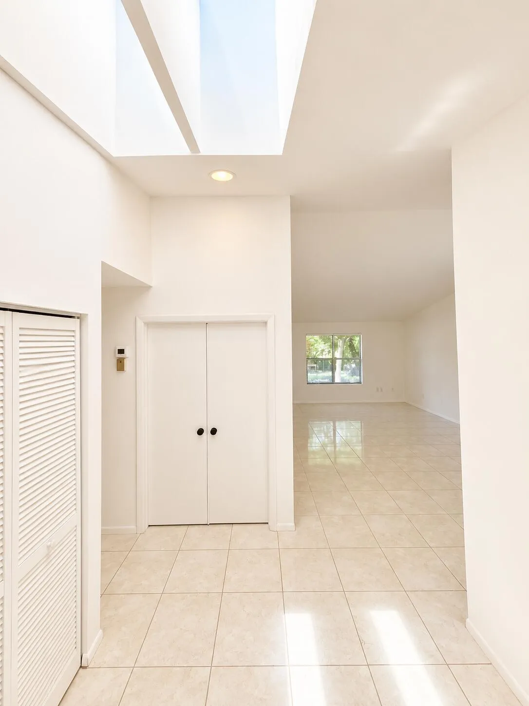 Long Foyer