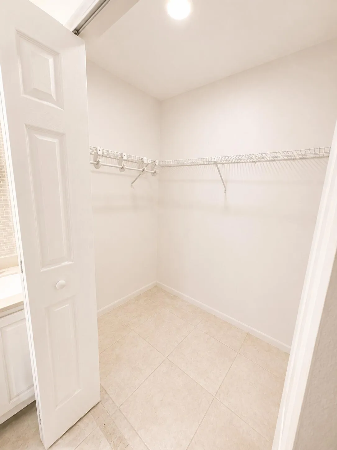 Master Bedroom Walk in closet