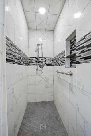 Walk-in Shower