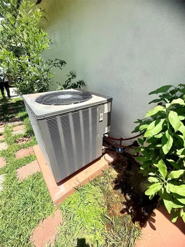 AC UNIT