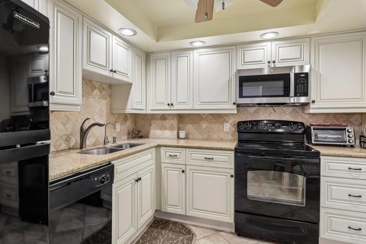 13-web-or-mls-S Ocean Blvd 3L-S1507-013