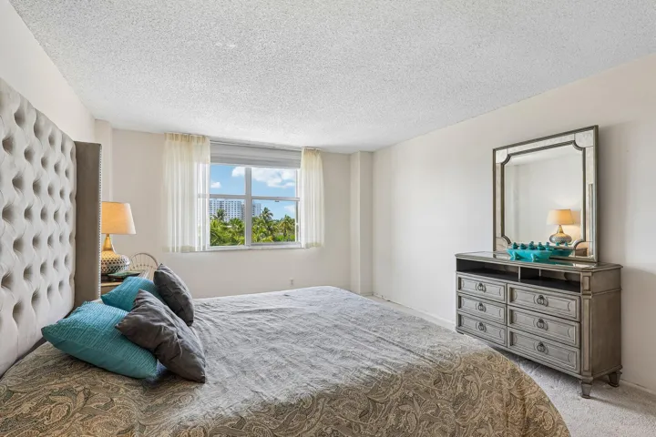 17-web-or-mls-S Ocean Blvd 3L-S1507-017