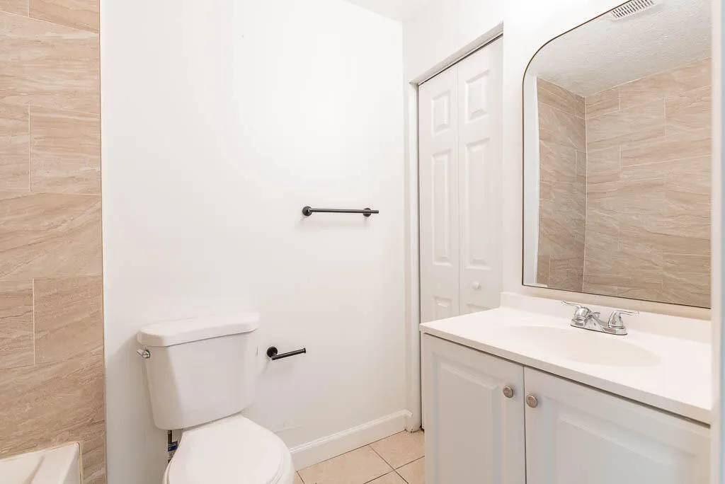 20240704-314 E Gateway Blvd-0021