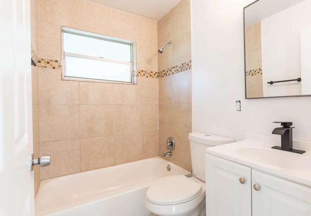 20240704-314 E Gateway Blvd-0017
