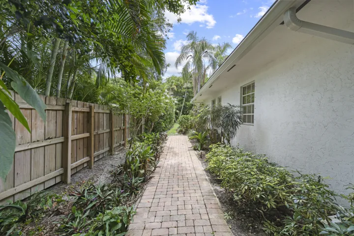 2396 Shore Drive - 45.jpg-FULL