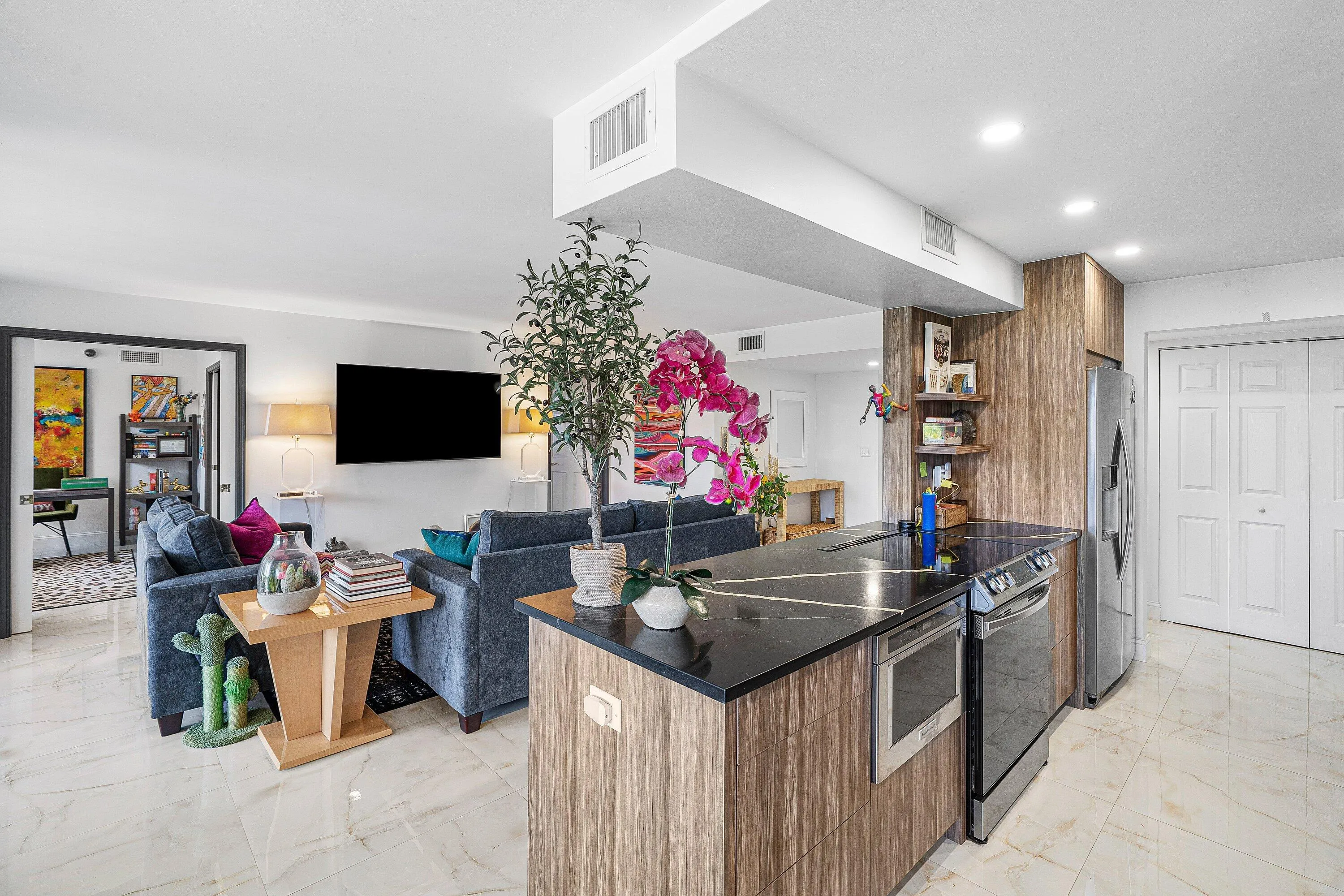 012-800JefferyStreet-307-BocaRaton-FL-33