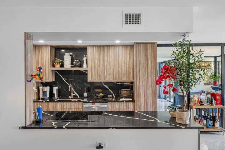 016-800JefferyStreet-307-BocaRaton-FL-33