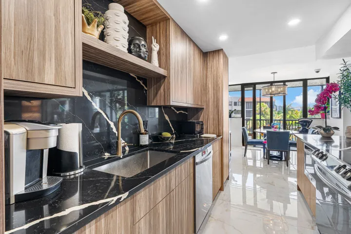 013-800JefferyStreet-307-BocaRaton-FL-33