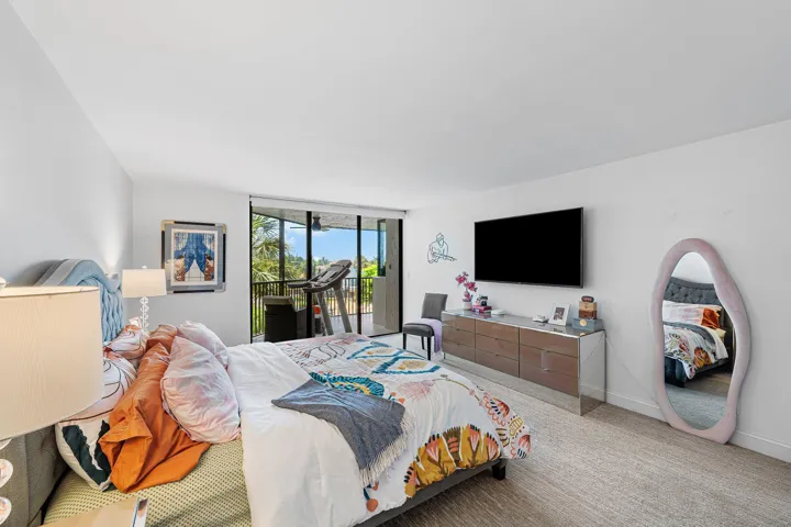 028-800JefferyStreet-307-BocaRaton-FL-33