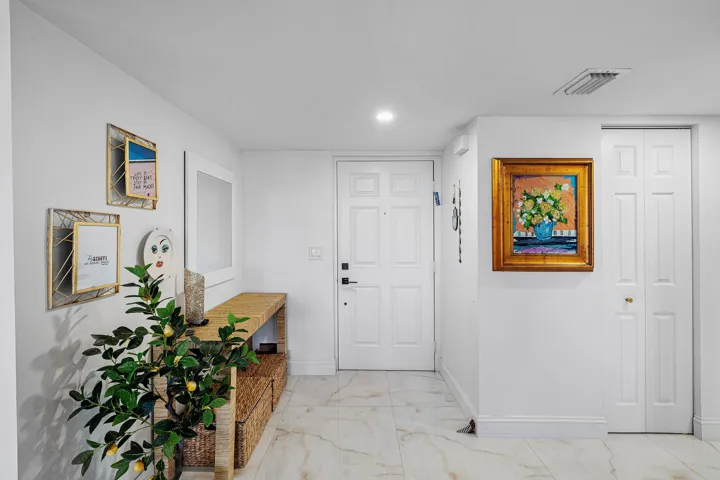 002-800JefferyStreet-307-BocaRaton-FL-33