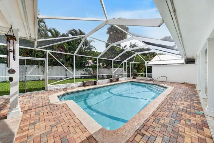 outdoorliving4.jpg-SMALL