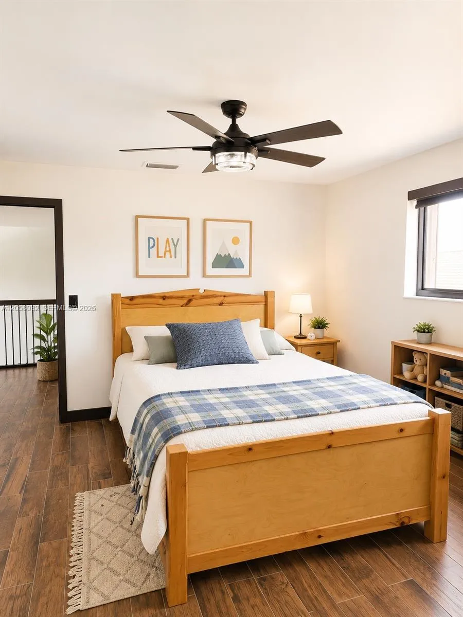 2nd bedroom