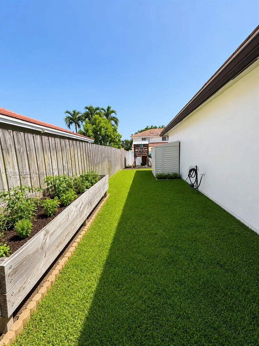 side yard