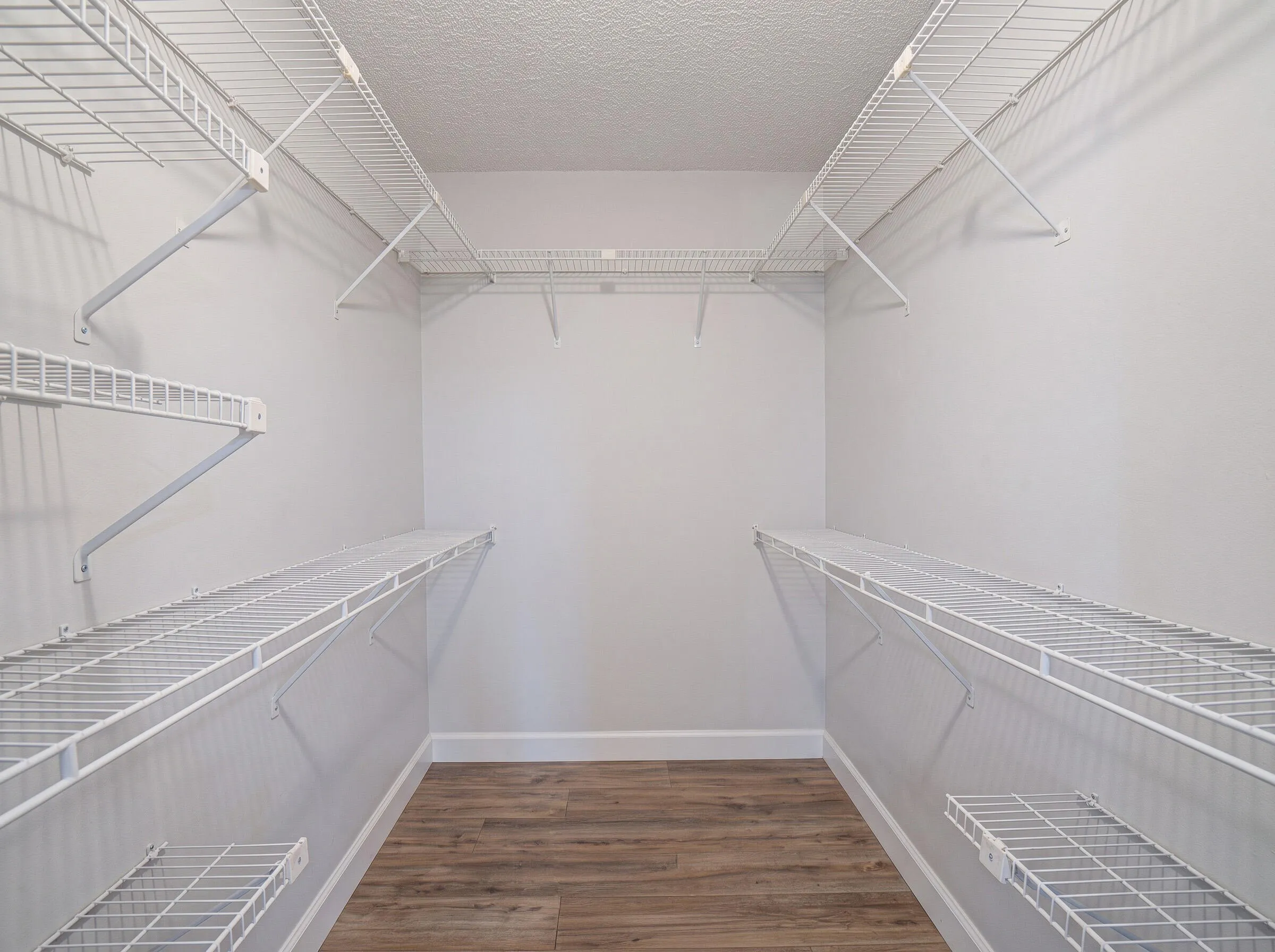 Bedroom1-Closet