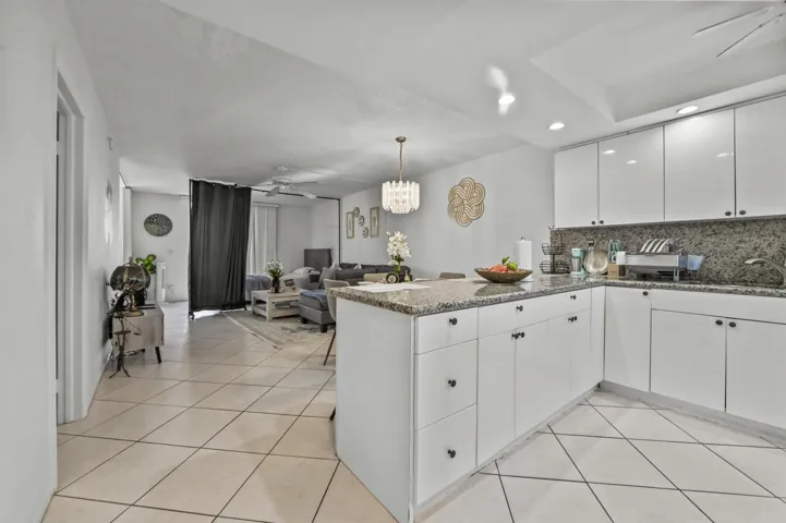 13 Kitchen 01