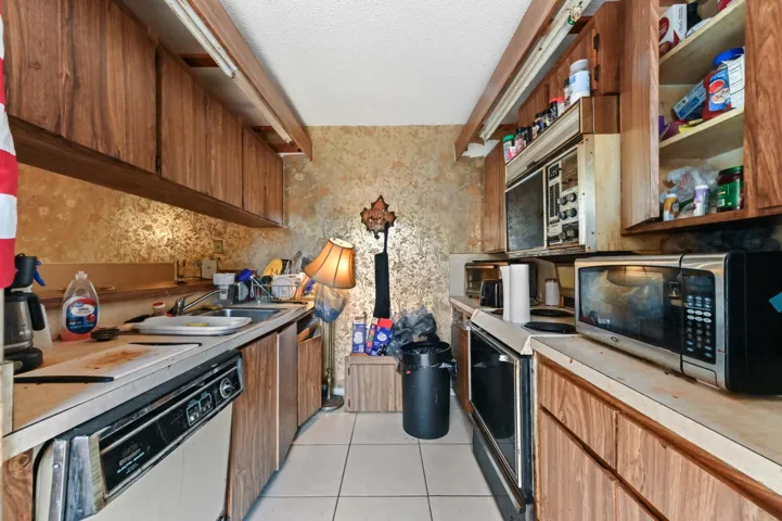 05 Kitchen 01
