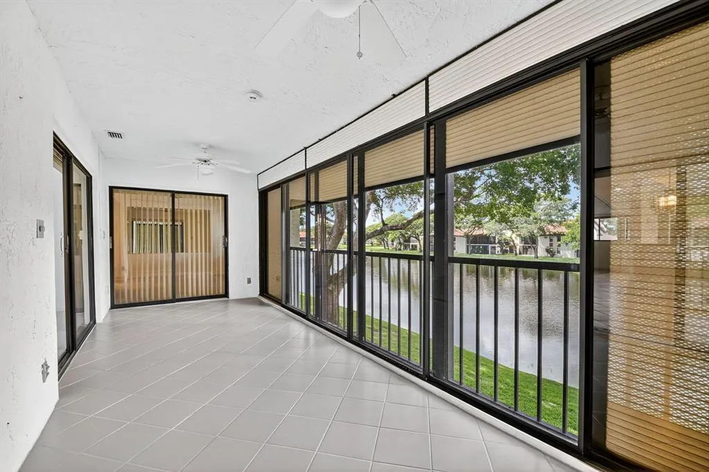 oversized lanai
