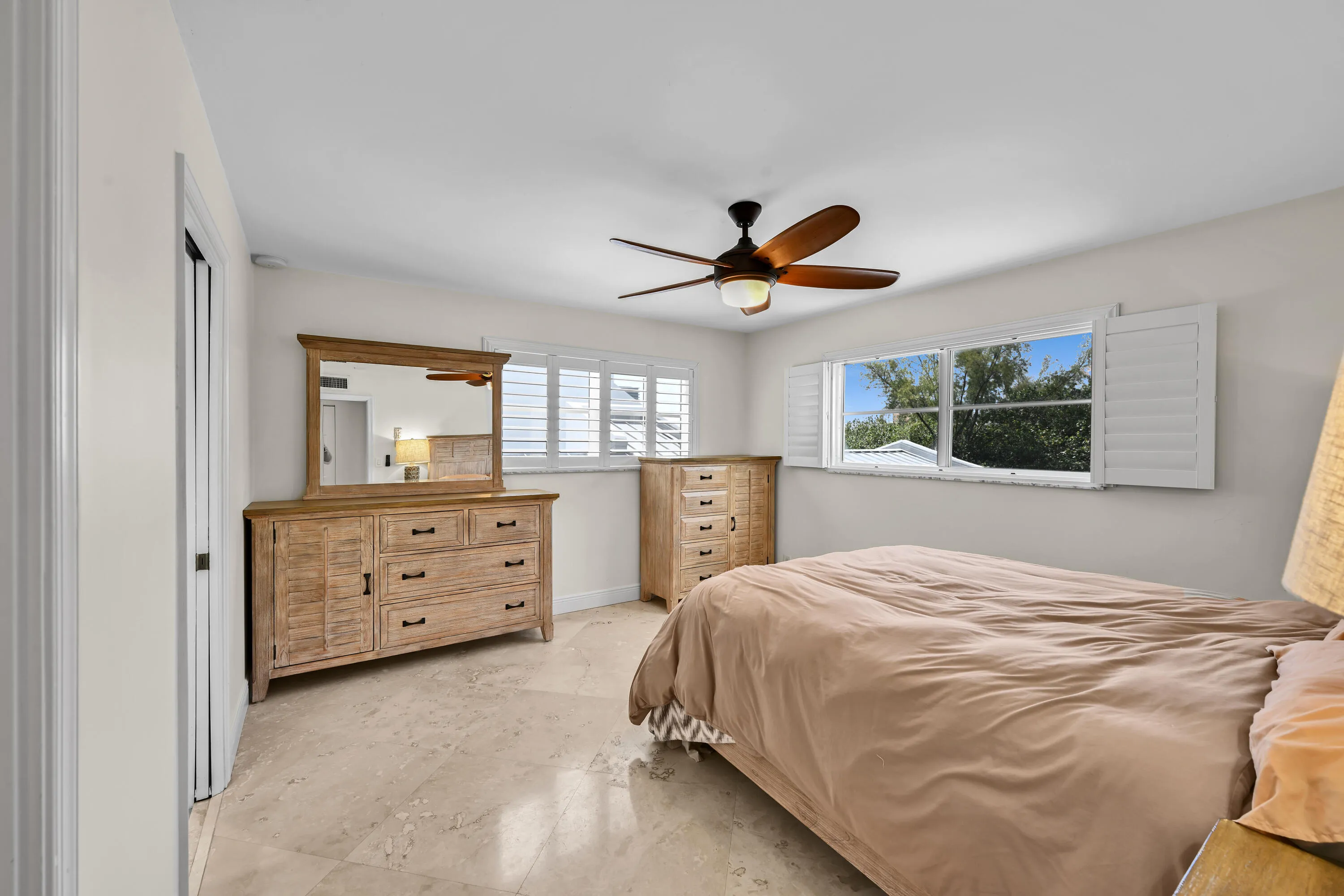 MAIN BEDROOM