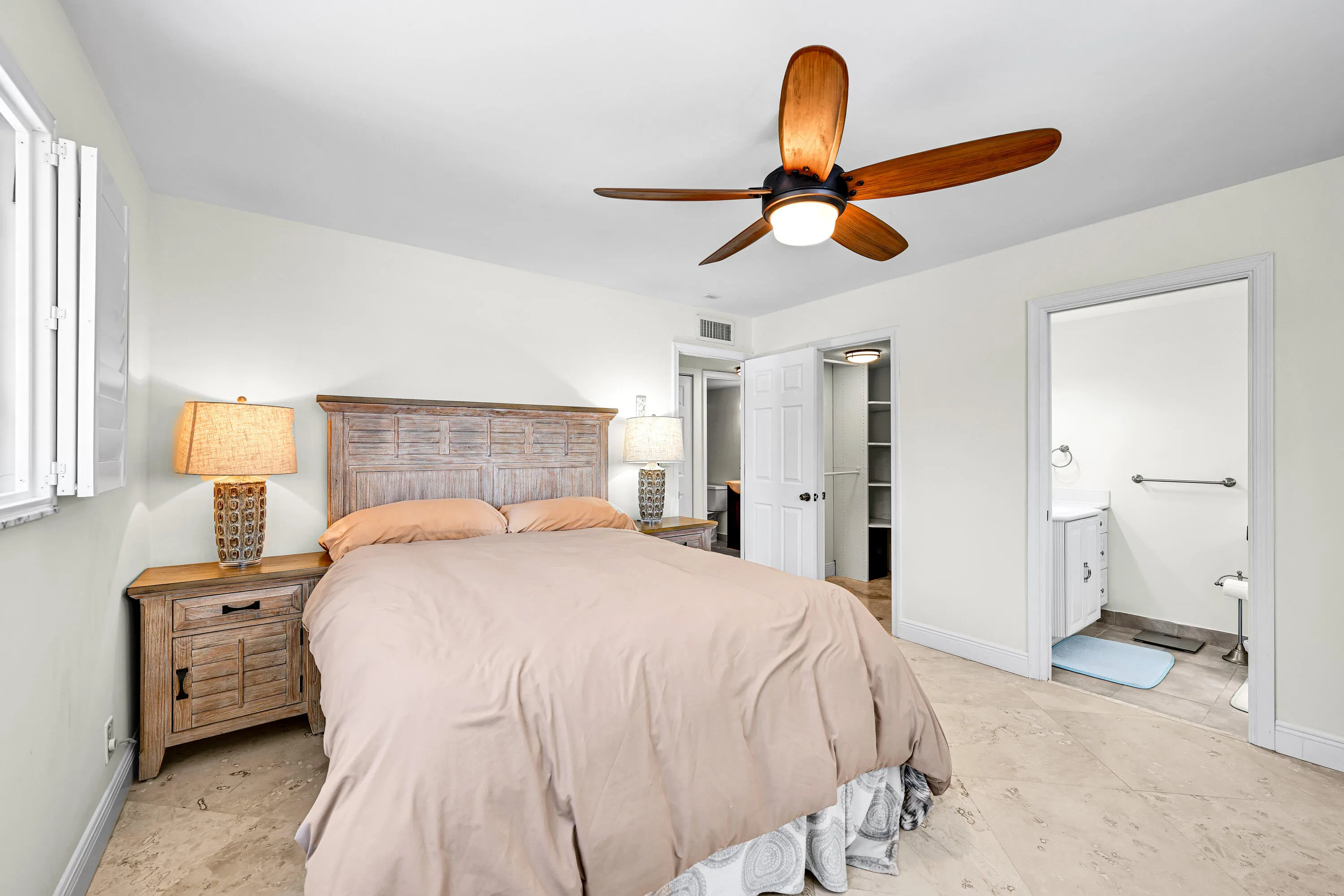 MAIN BEDROOM