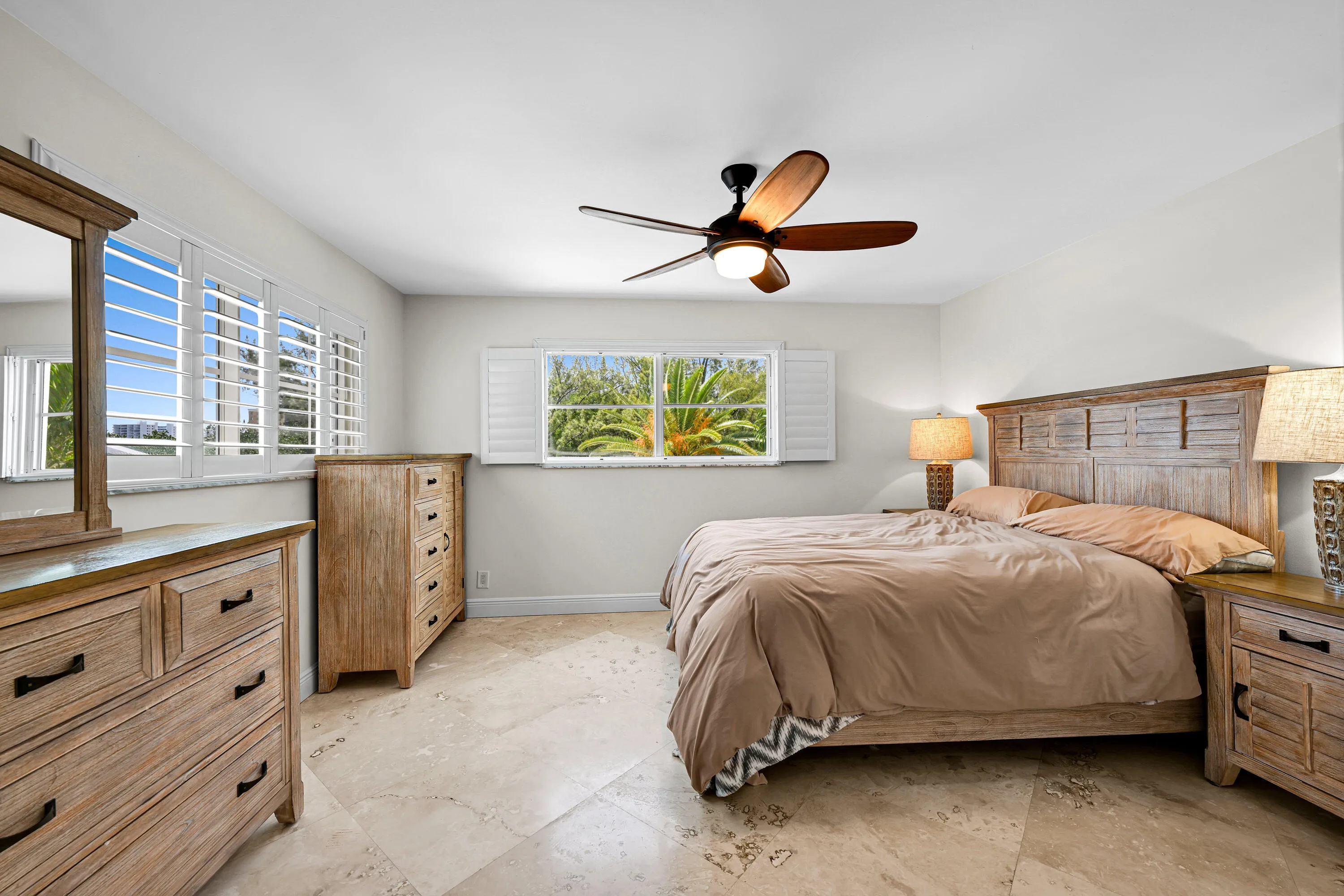 MAIN BEDROOM
