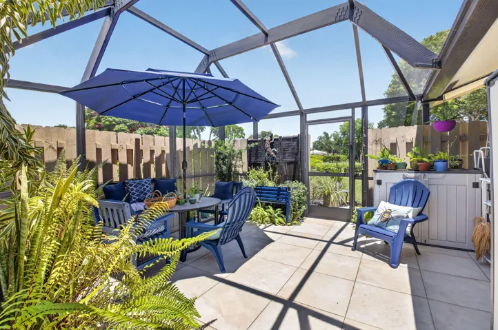 SCREENED PATIO SECTION