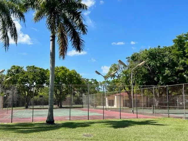 Photo 33