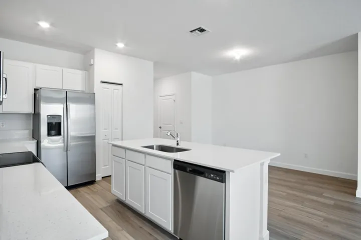 Kitchen to dining R.jpg-FULL