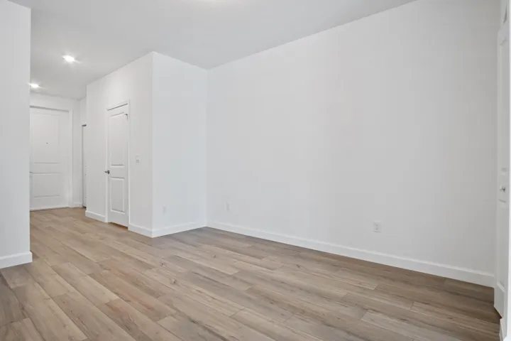 Dining area.1.jpg-FULL