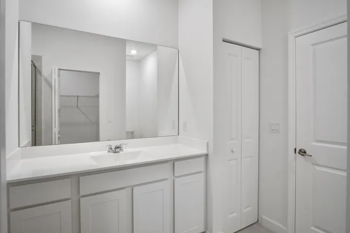 Primary bathroom.jpg-FULL
