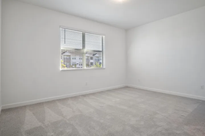 Primary bedroom.jpg-FULL