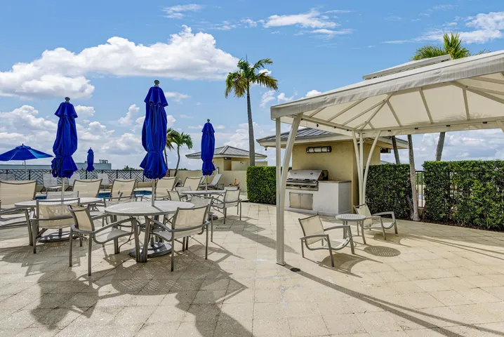 Roof top grill and seating