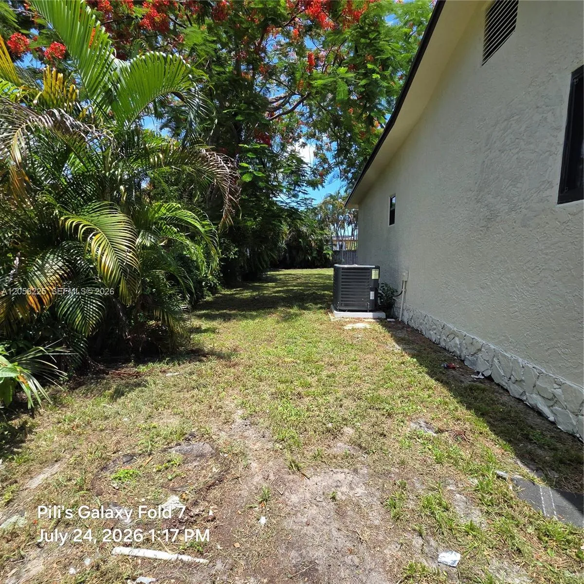Left backyard entrance
