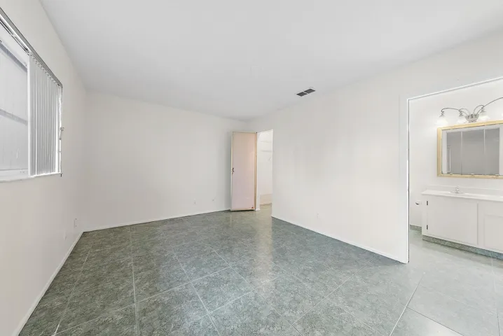 2638 Gately Drive East, 45-2